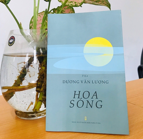 Một giọng thơ nghiêng về ngẫm cảm